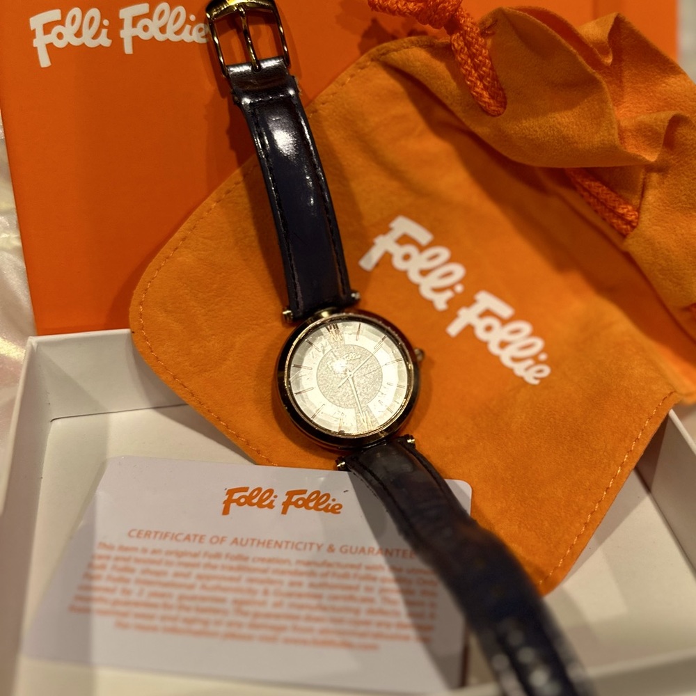 Sleek Folli Follie watch